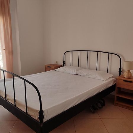 Seaview Apartment Detjoni ساراندا المظهر الخارجي الصورة